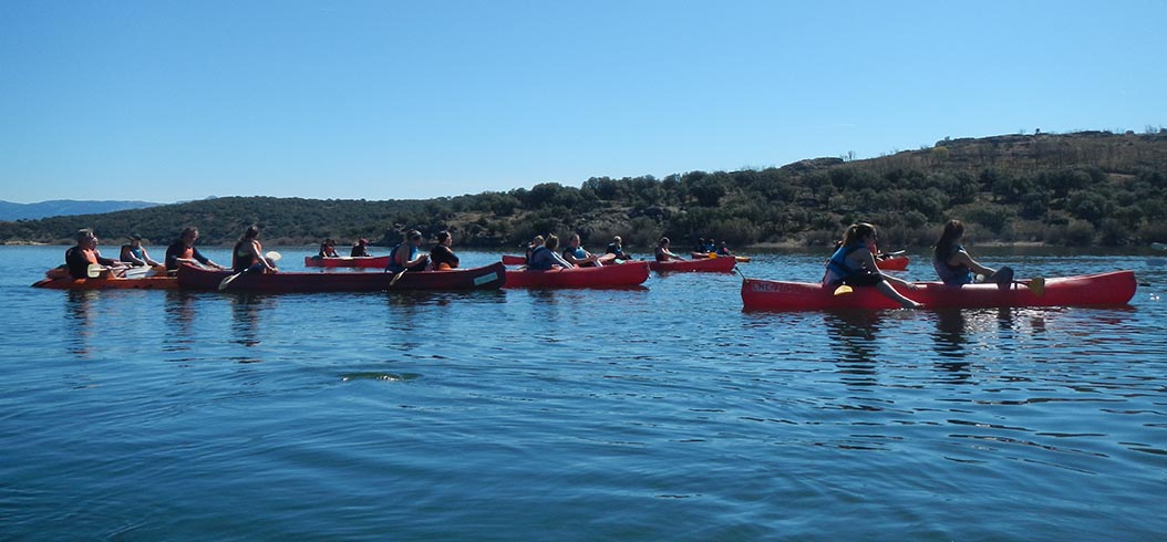 Piraguas en el pantano de San Juan