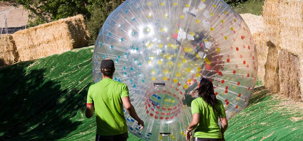 Zorbing en la sierra de Madrid